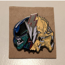 Listing image for Fox Alien vs Predator Enamel Pin Badge Collectable Promotional Film Item